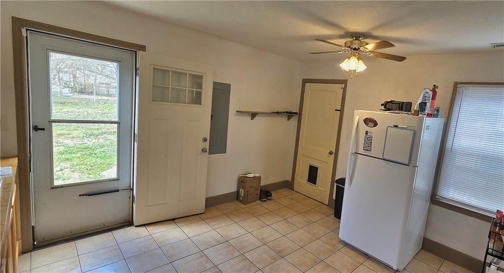 1606 W Sheley Road — photo 9