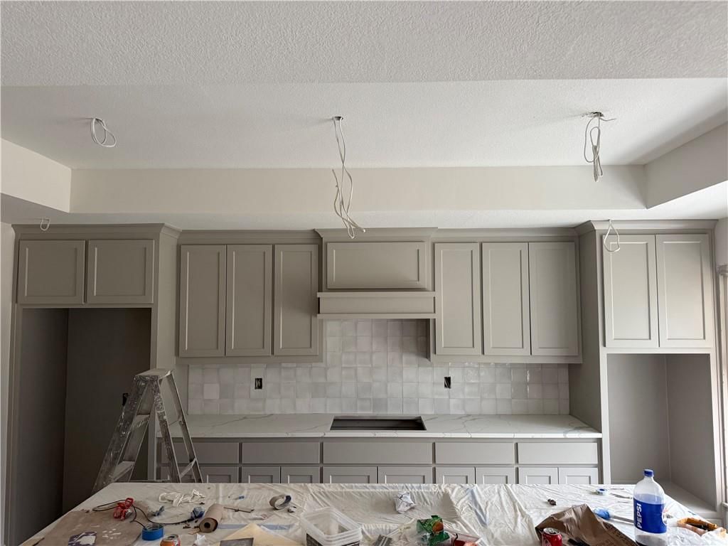 6914 W 66th Terrace — photo 2