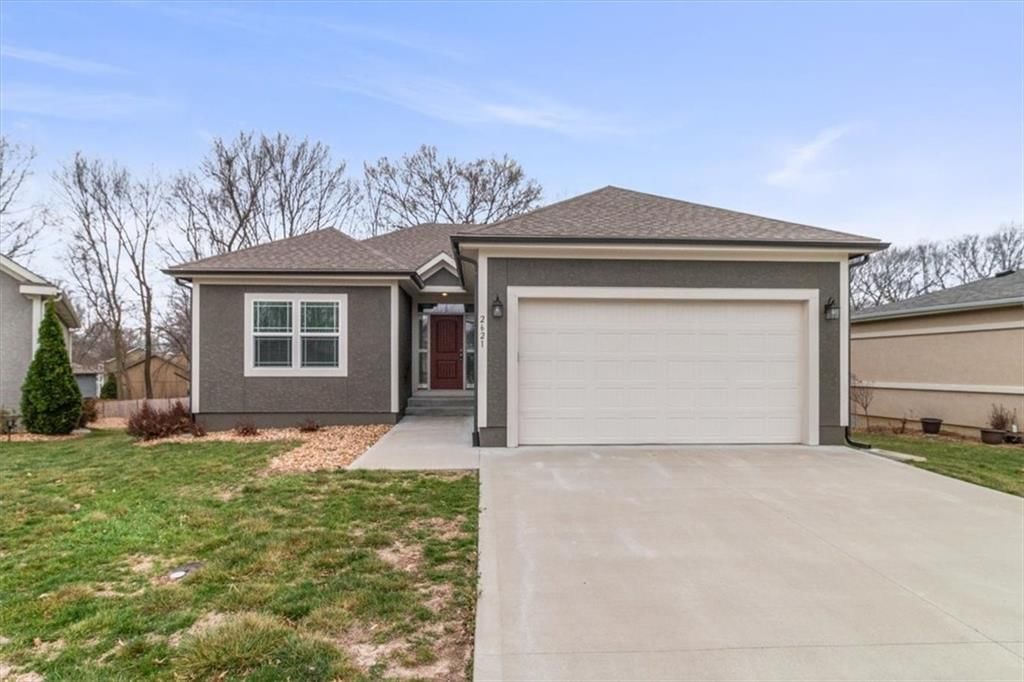 2621 NE Sonora Valley Drive, Blue Springs, MO