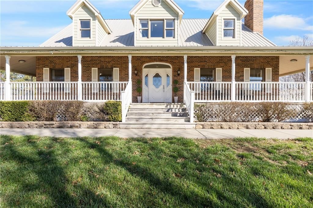 Photo 11 of 67 - 15649 Elm Branch Road, Windsor, MO 65360