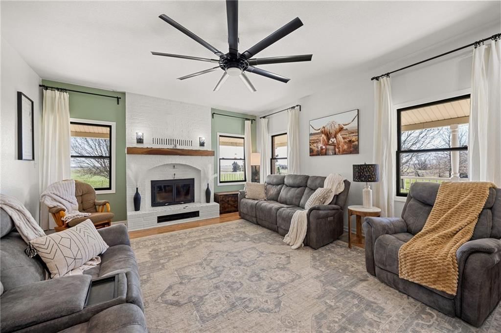 Photo 16 of 67 - 15649 Elm Branch Road, Windsor, MO 65360
