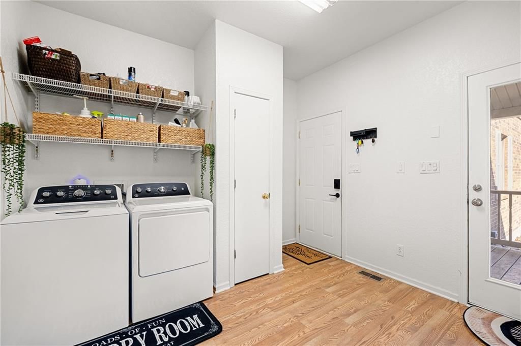 Photo 30 of 67 - 15649 Elm Branch Road, Windsor, MO 65360