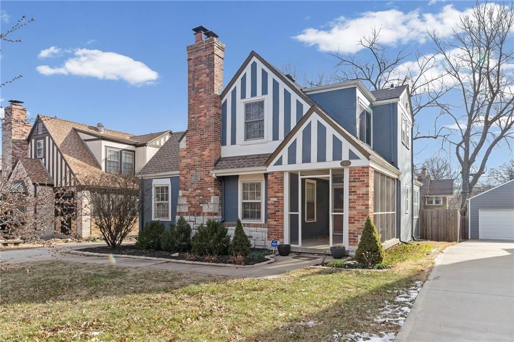 7411 WARD Parkway, Kansas City, MO