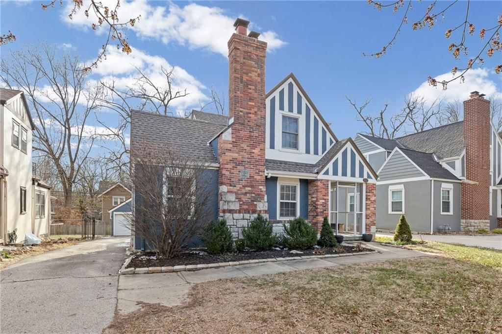 7411 WARD Parkway — photo 3