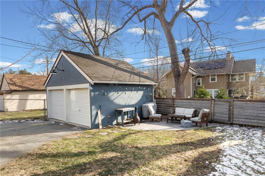 7411 WARD Parkway — photo 32