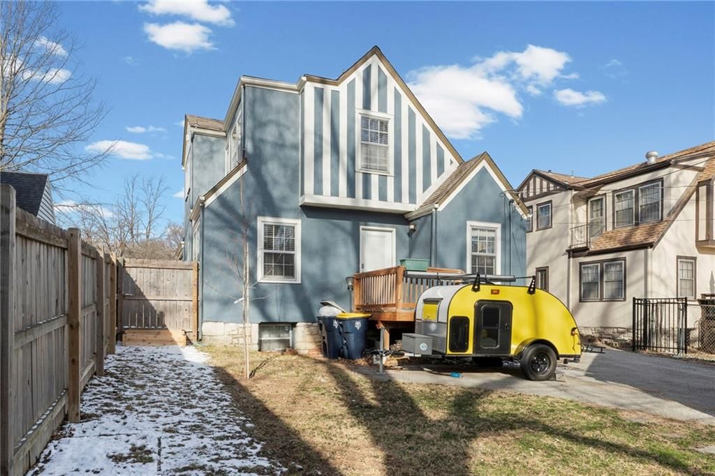 7411 WARD Parkway — photo 35