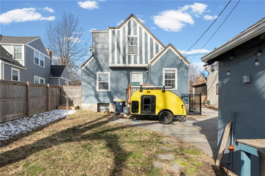 7411 WARD Parkway — photo 36