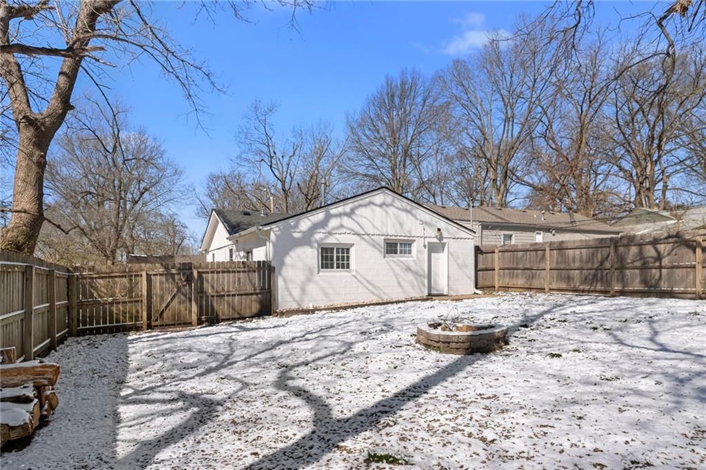 8933 McGee Street — photo 23
