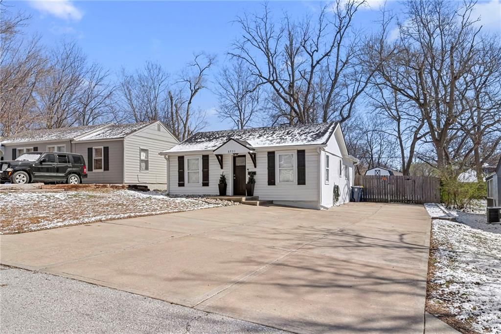 8933 McGee Street — photo 27