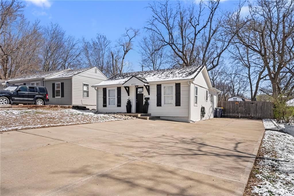 8933 McGee Street — photo 28