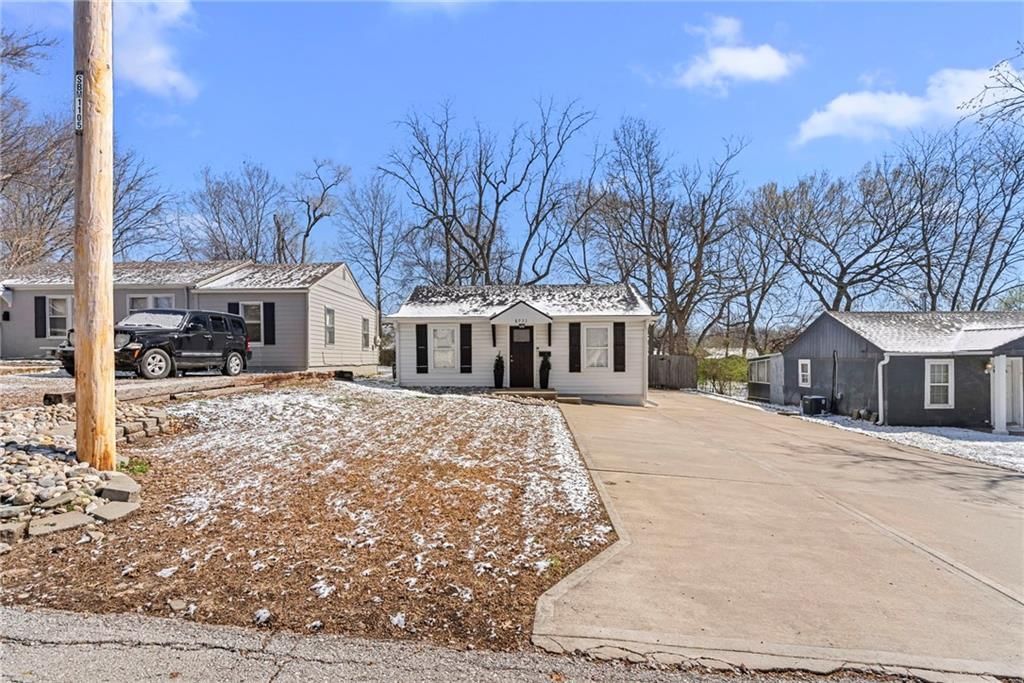 8933 McGee Street — photo 29