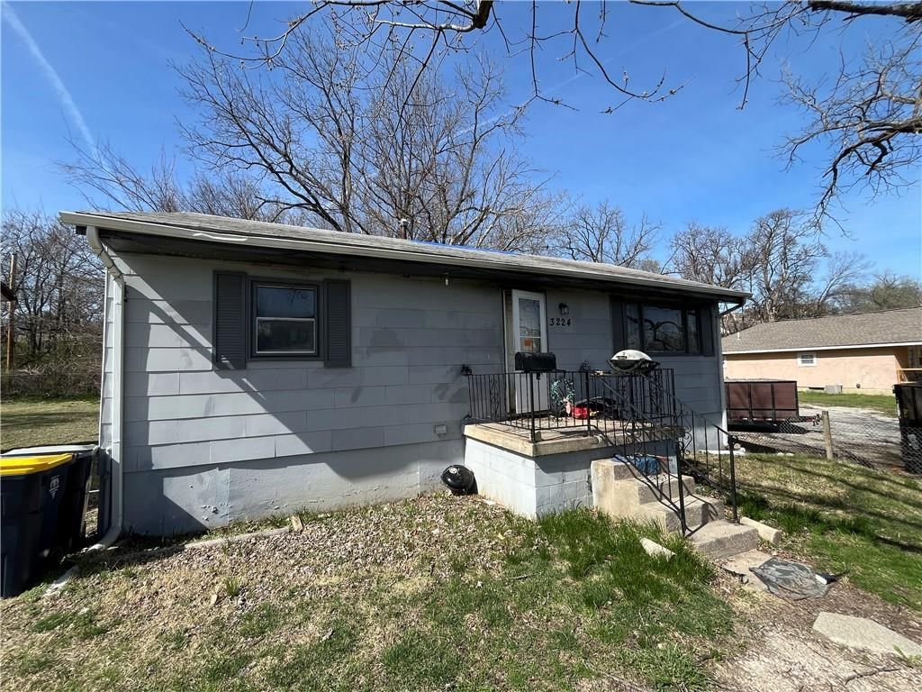 3224 Lister Avenue — photo 3