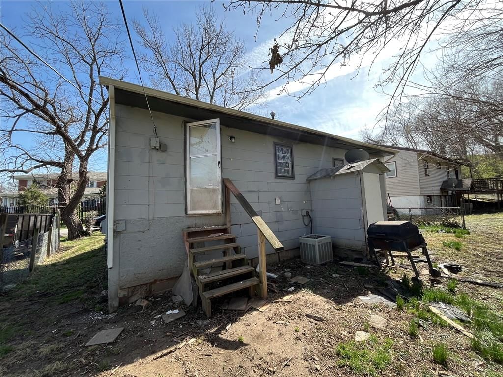 3224 Lister Avenue — photo 5
