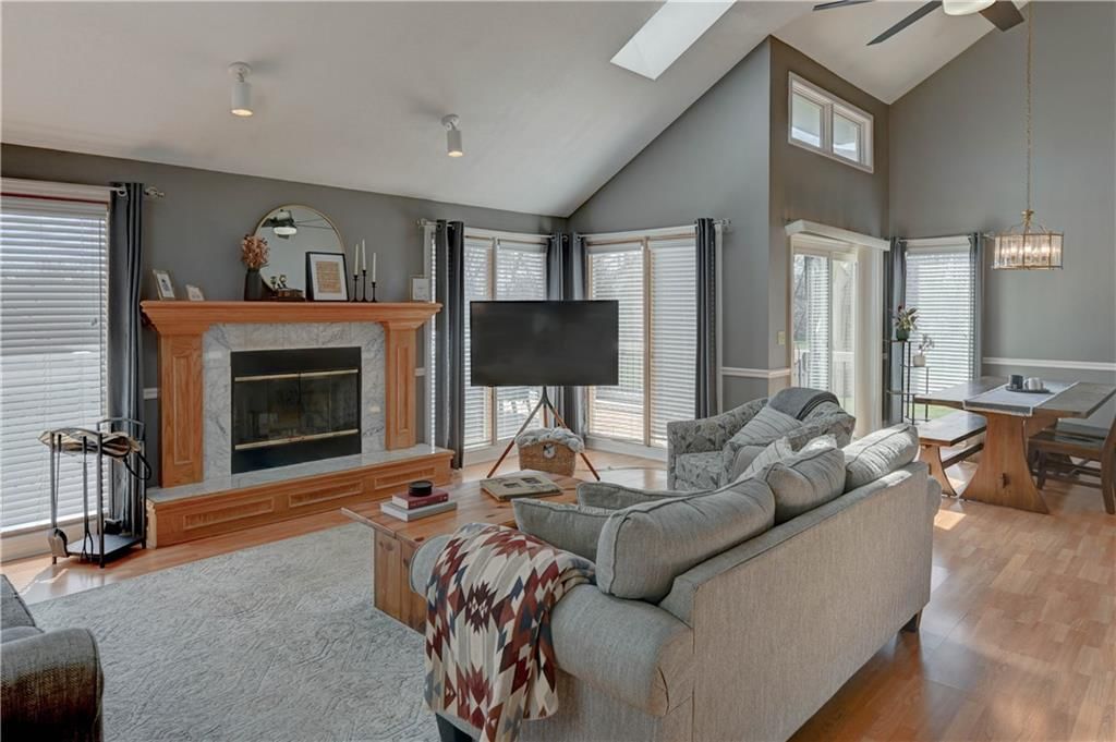 1625 NE Thames Drive — photo 7