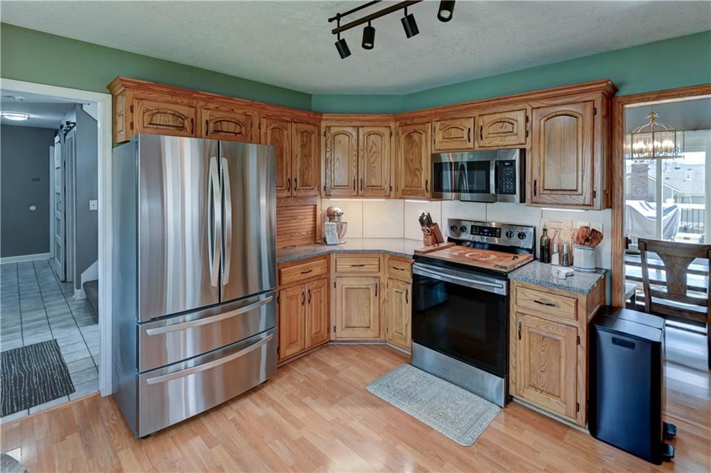 1625 NE Thames Drive — photo 14