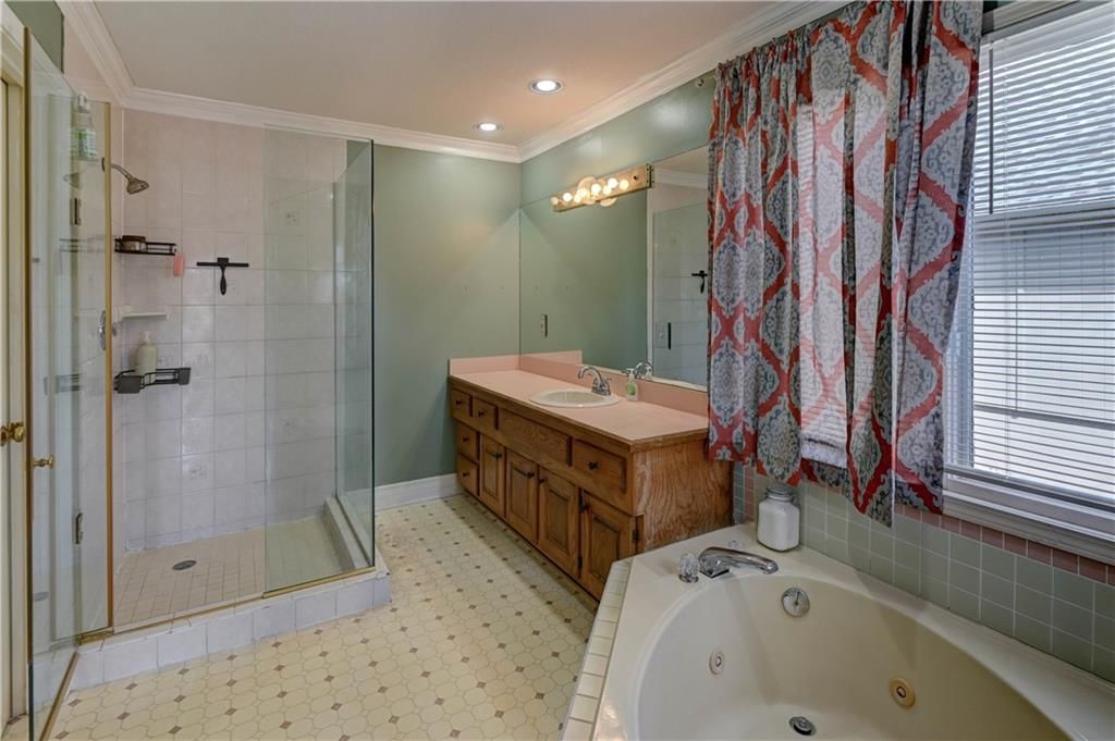 1625 NE Thames Drive — photo 19