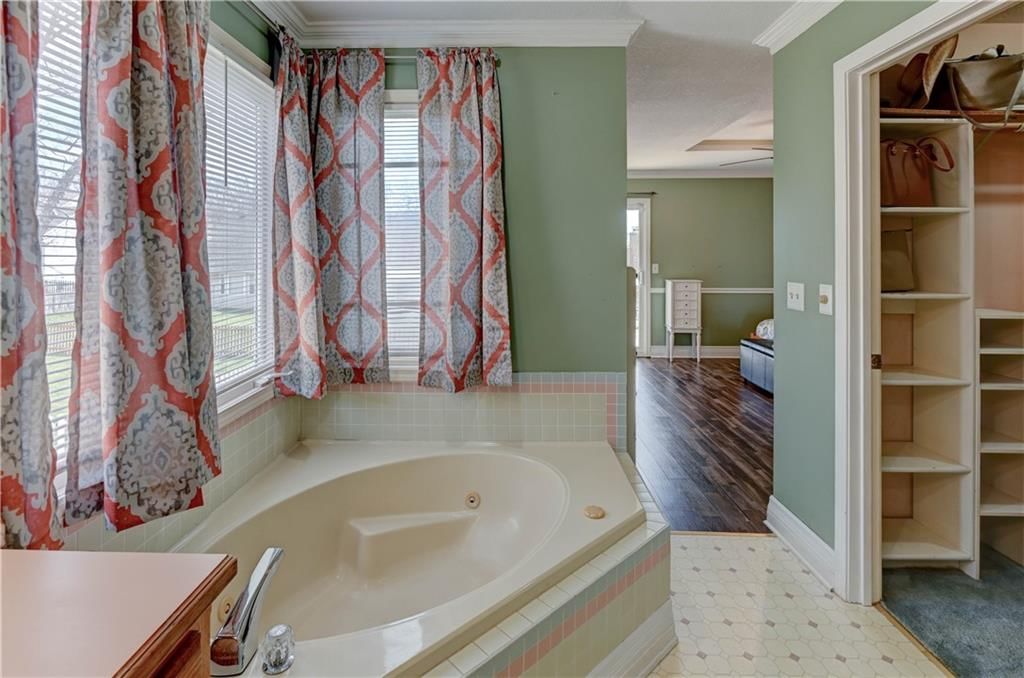 1625 NE Thames Drive — photo 20