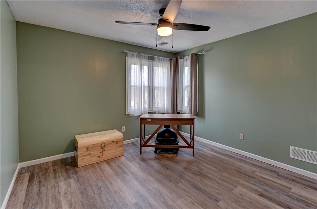 1625 NE Thames Drive — photo 26