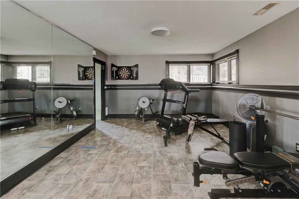 1625 NE Thames Drive — photo 32