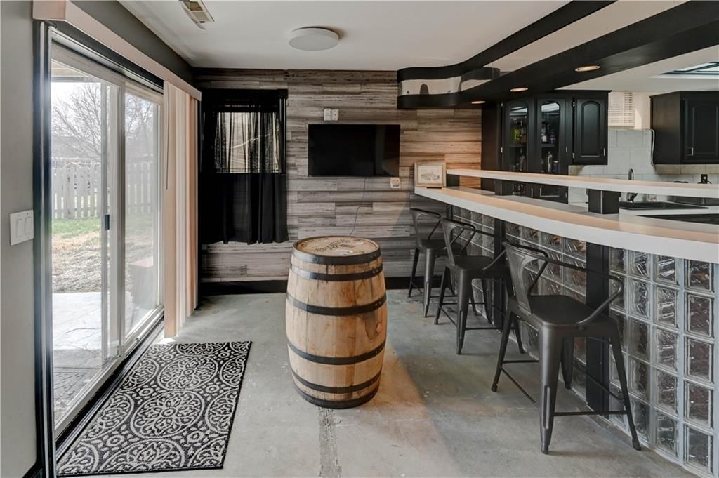 1625 NE Thames Drive — photo 34