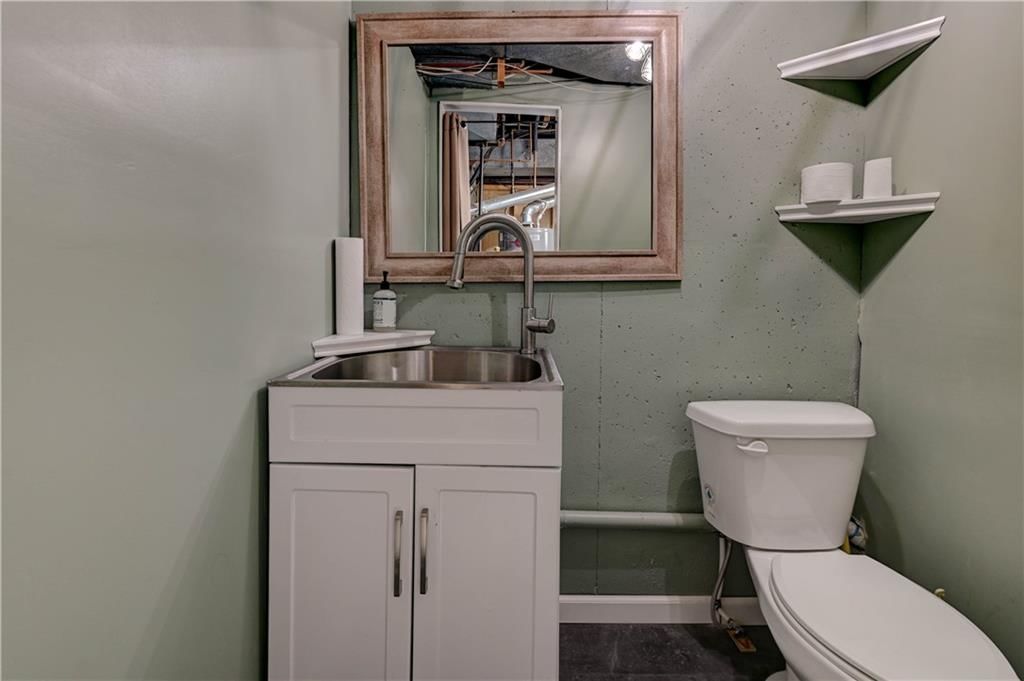 1625 NE Thames Drive — photo 37