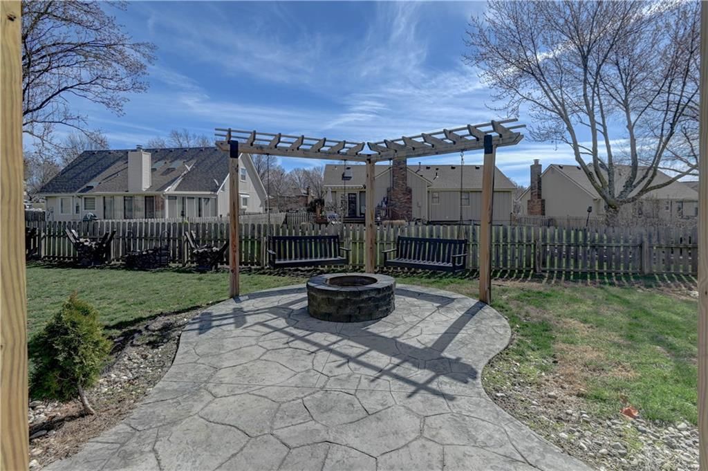 1625 NE Thames Drive — photo 39