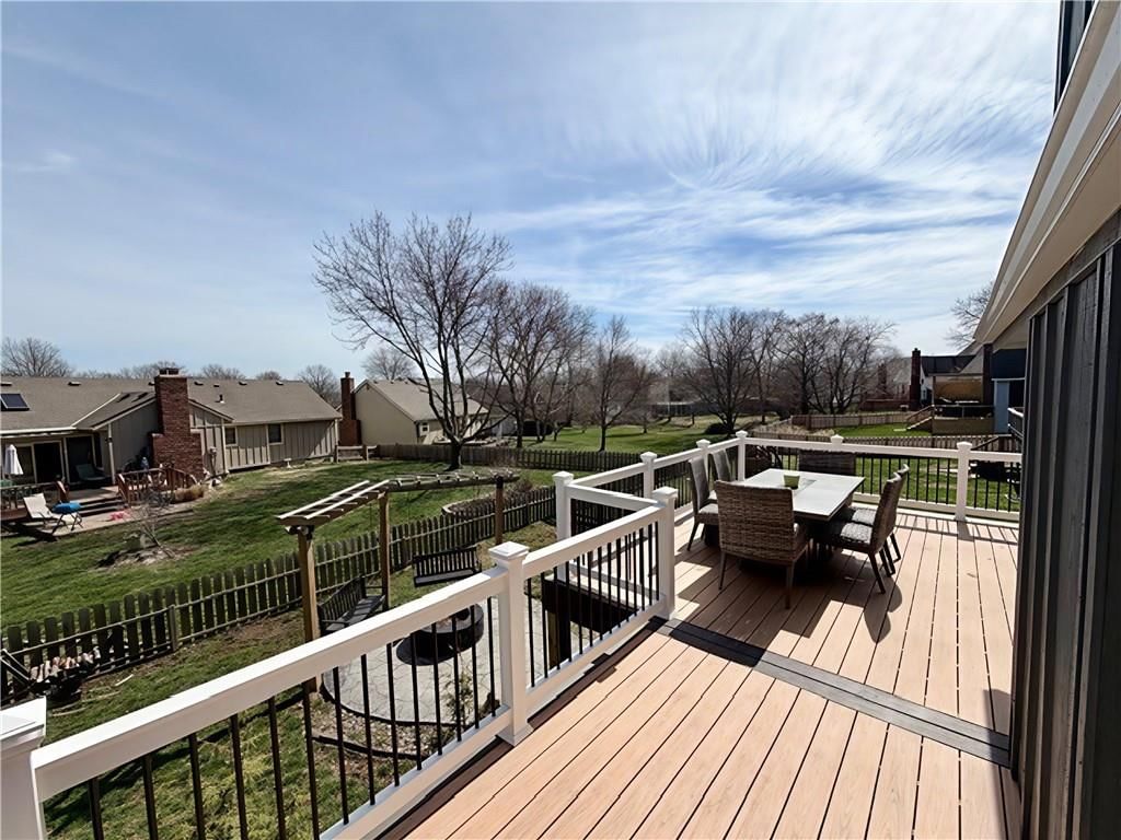 1625 NE Thames Drive — photo 44