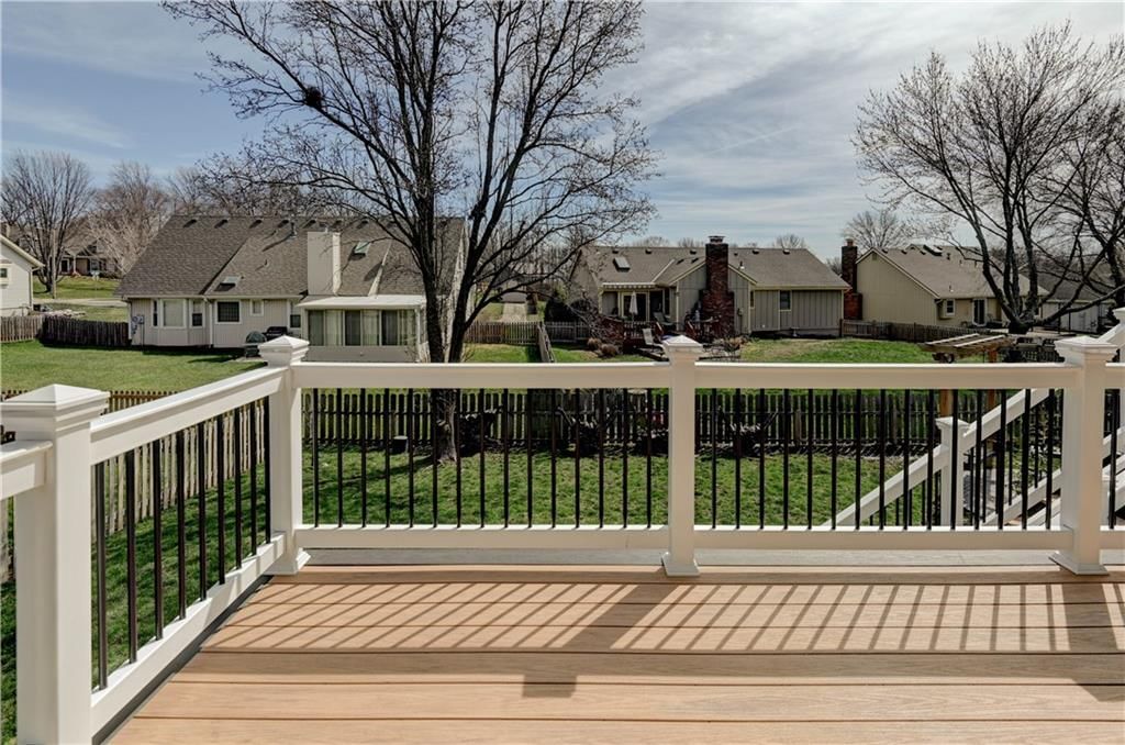 1625 NE Thames Drive — photo 47