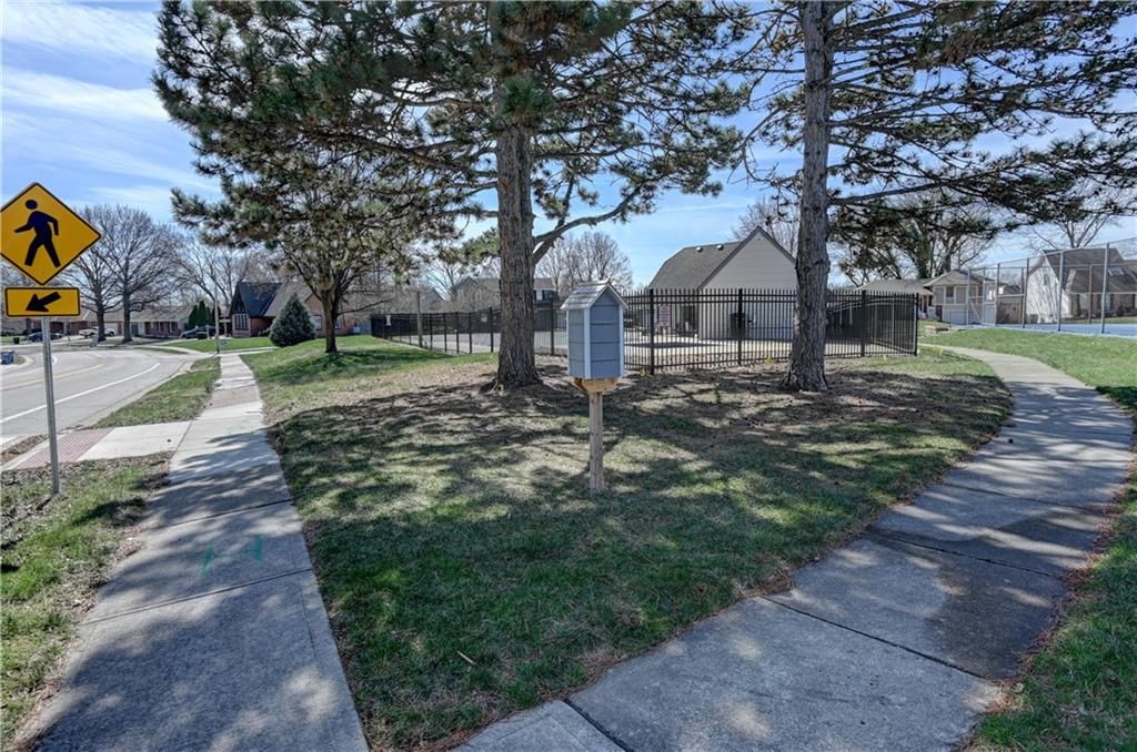 1625 NE Thames Drive — photo 48