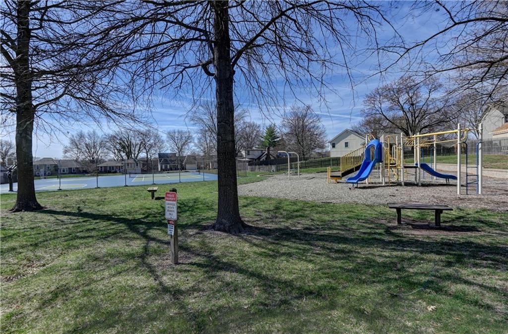 1625 NE Thames Drive — photo 49