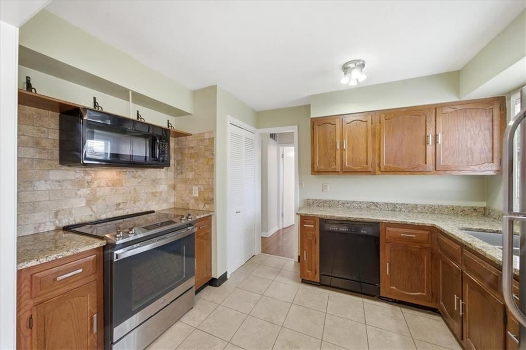 5870 Granada Street — photo 11