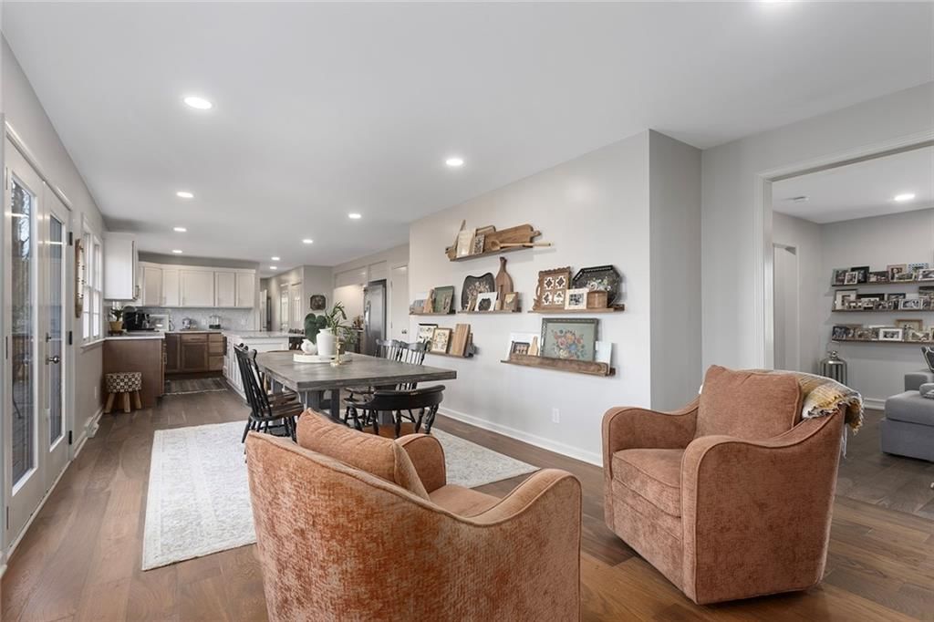 1005 N Morse Avenue — photo 9