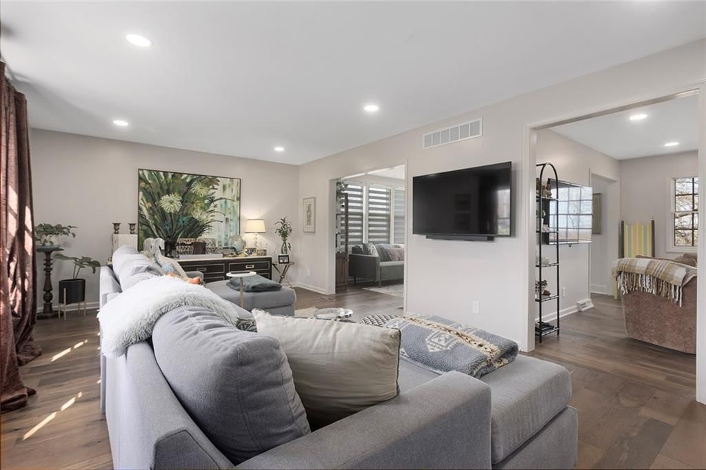 1005 N Morse Avenue — photo 12