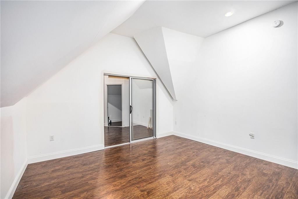 31 Compton Court — photo 30