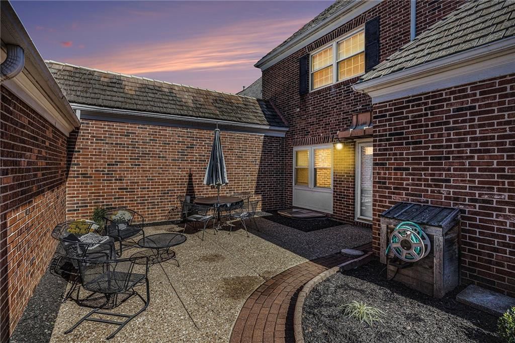 31 Compton Court — photo 36