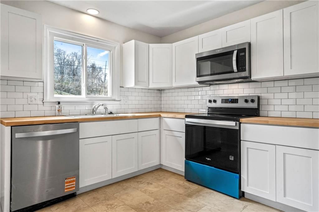 5229 Lakewood Street — photo 7