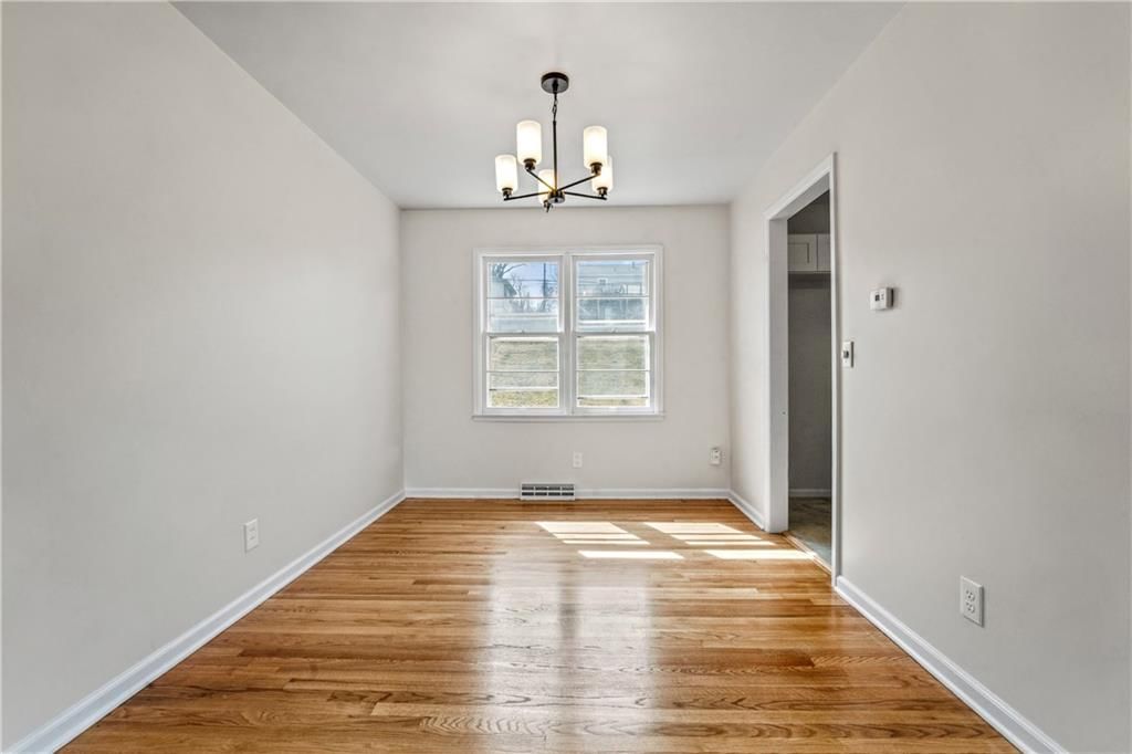 5229 Lakewood Street — photo 12
