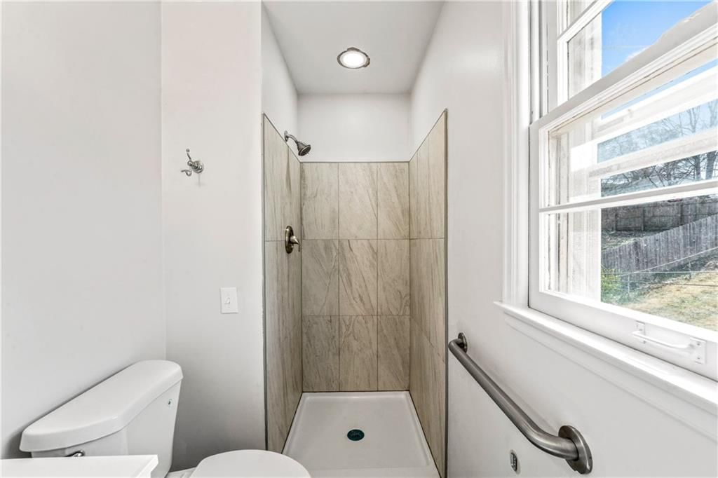 5229 Lakewood Street — photo 14
