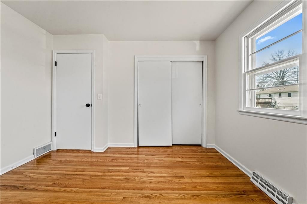 5229 Lakewood Street — photo 16
