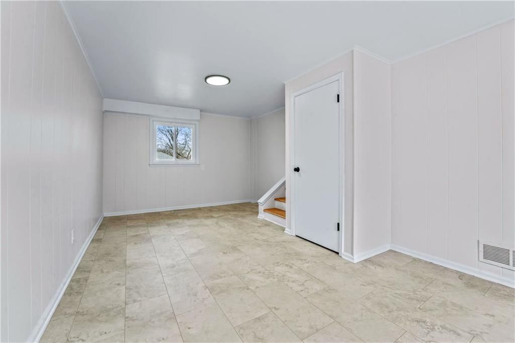 5229 Lakewood Street — photo 22