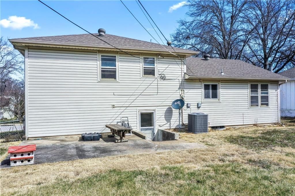 5229 Lakewood Street — photo 26