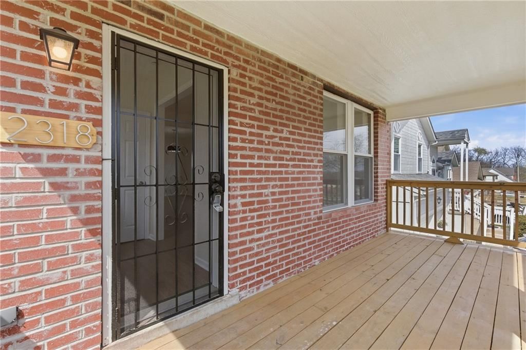 2318 Park Avenue — photo 2