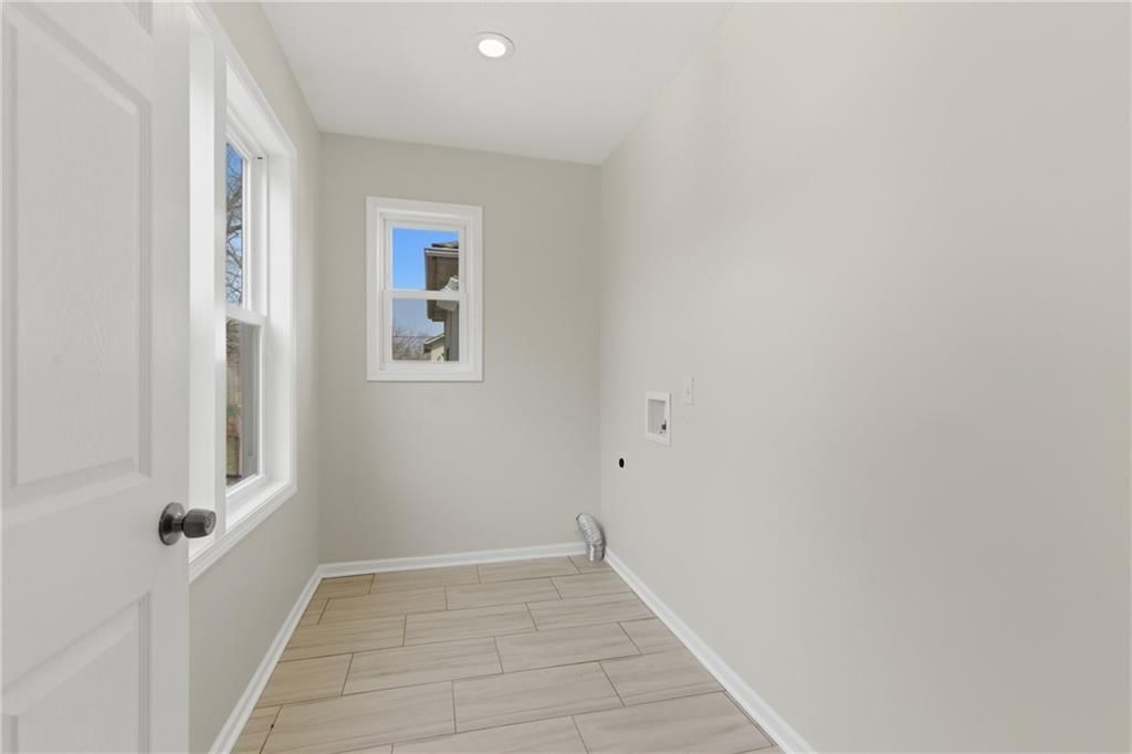 2318 Park Avenue — photo 15