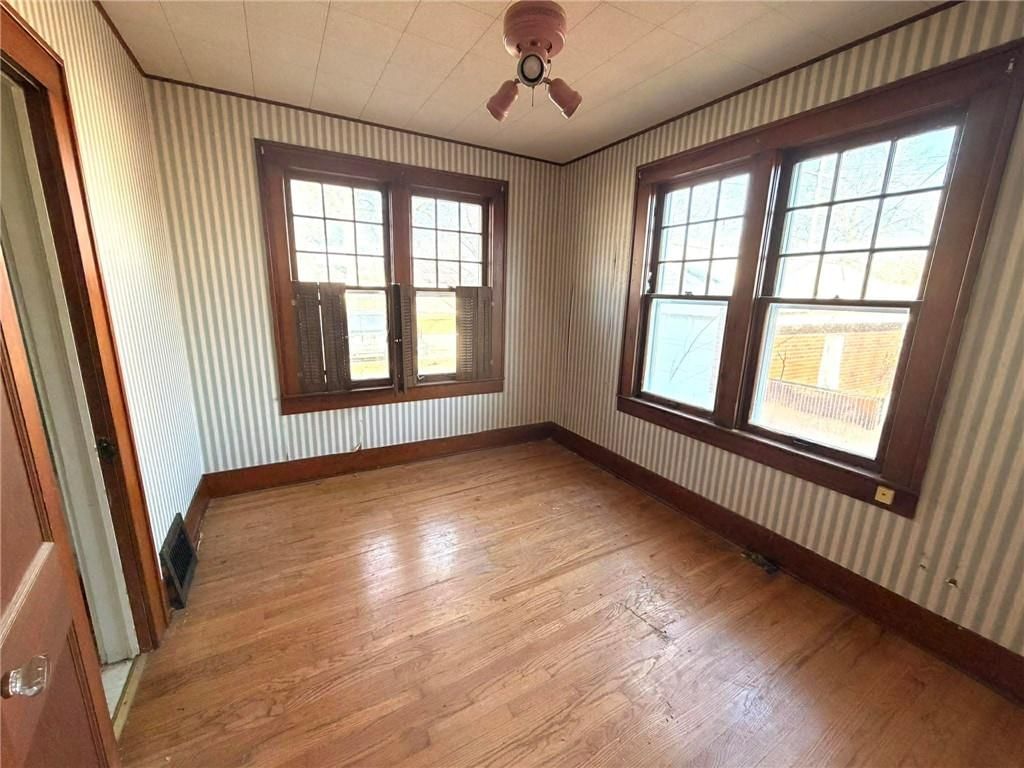 502 E 14th Street — photo 11