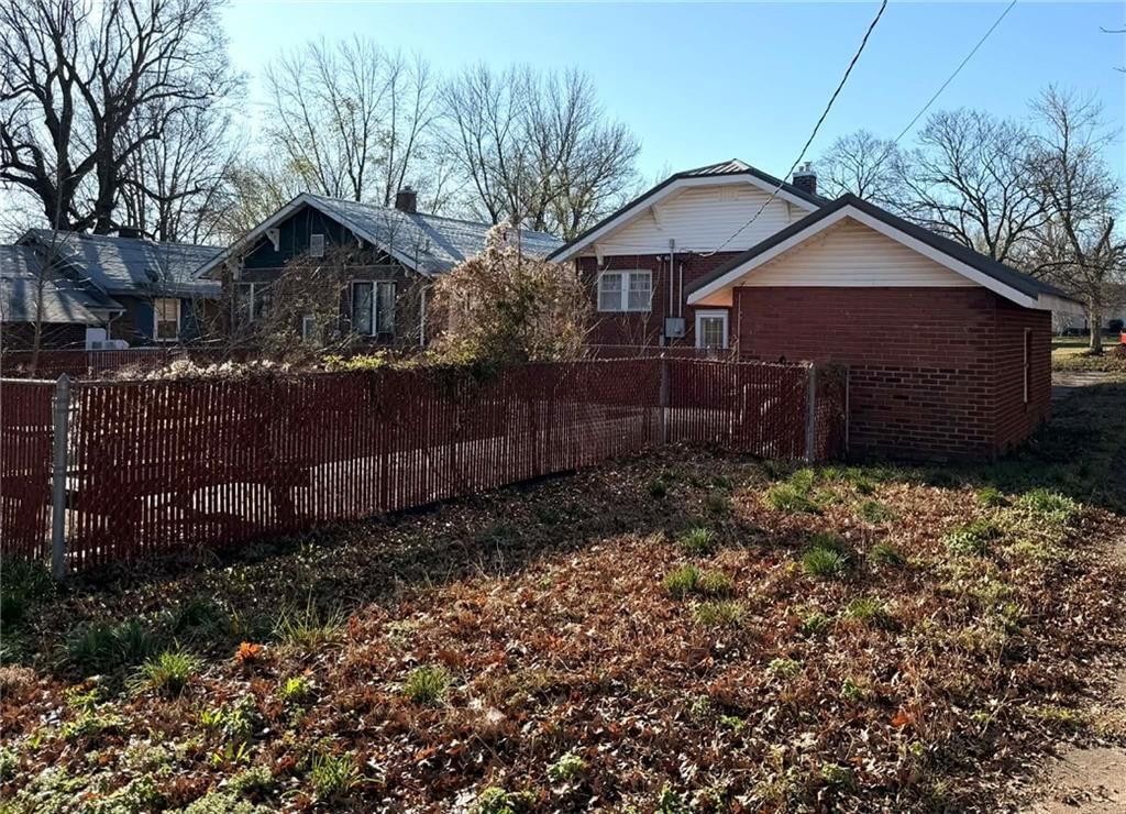 502 E 14th Street — photo 30