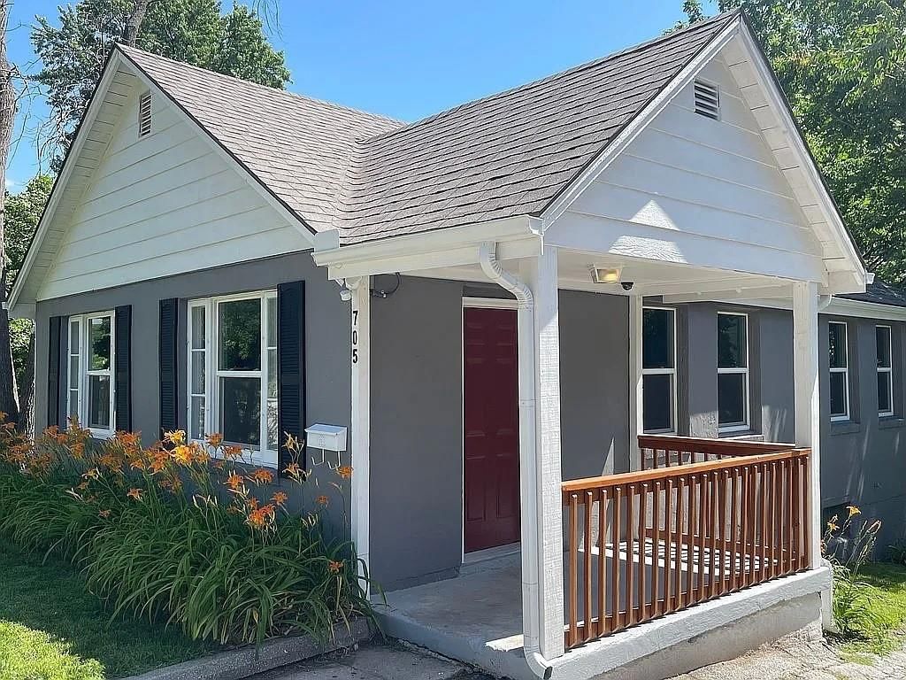 705 S Hawthorne Avenue — photo 3