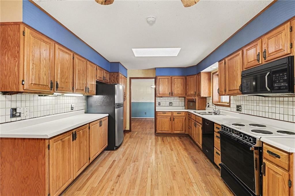 717 W 101st Street — photo 10