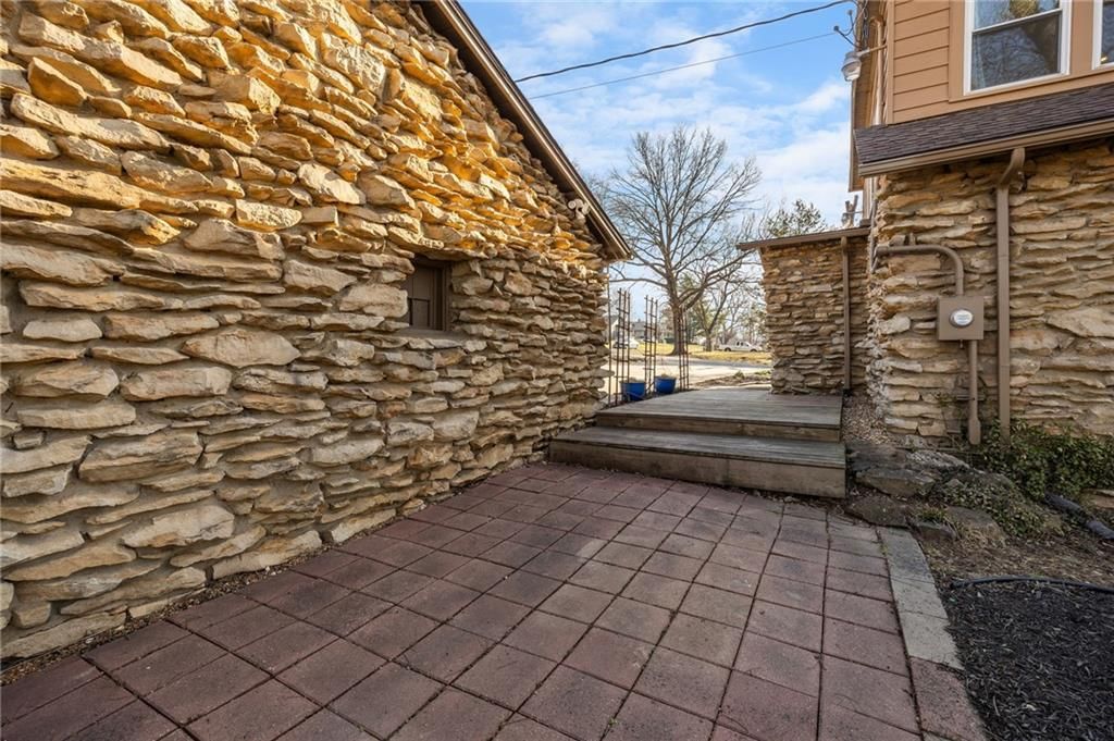 820 E 85th Street — photo 10
