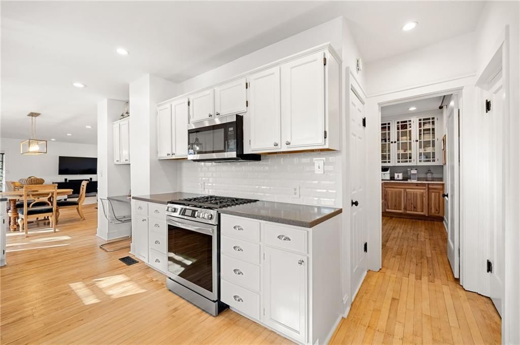 820 E 85th Street — photo 21