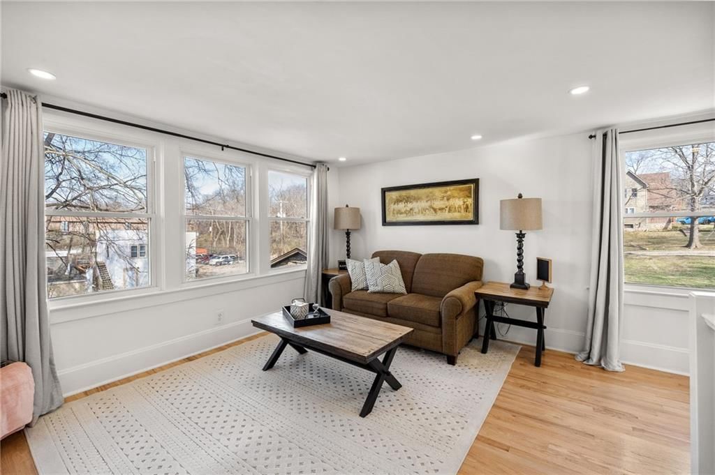 820 E 85th Street — photo 37